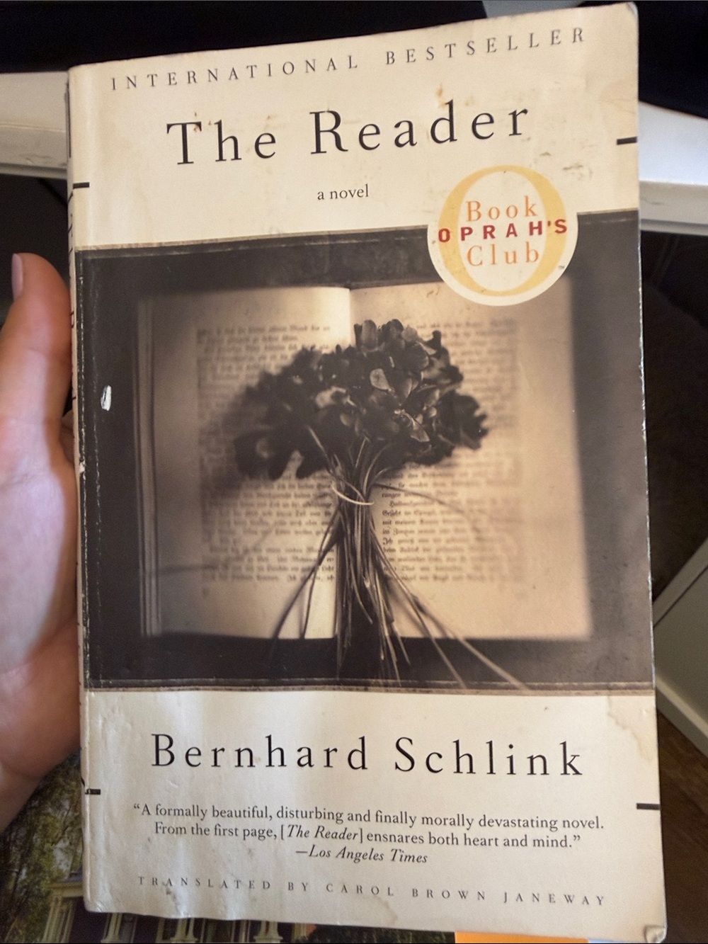 Bernhard Schlink The Reader - Cream/Black Book Cover